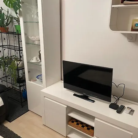 Moderne Mit Garten Apartment *
