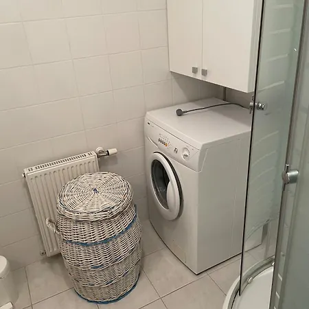 Moderne Mit Garten Apartament