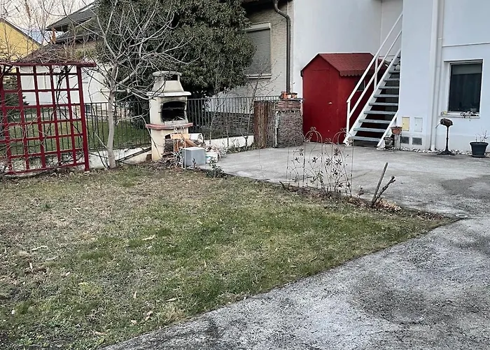 Moderne Mit Garten Apartment *